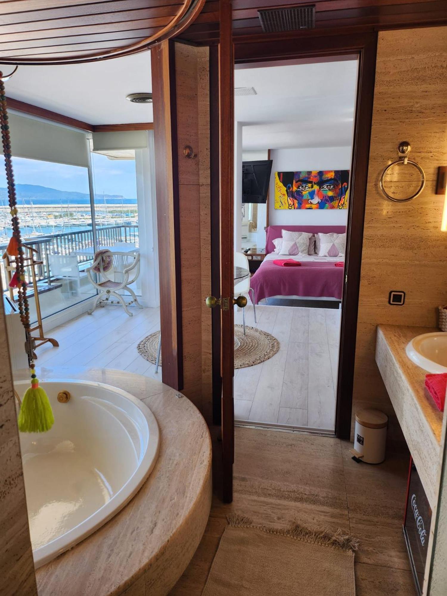 Solo Atico Guest Suites L' Escala Eksteriør bilde